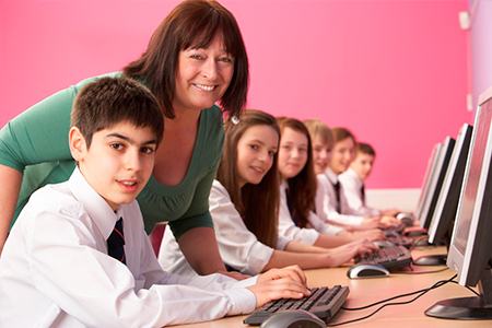 Estudio de la ACHS y universidad mayor revela que disfonía afecta a 3 de cada 4 profesores