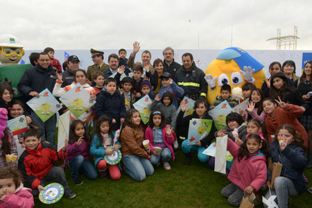 Chilectra y ACHS lanzan campaña “volantín seguro 2014” para prevenir accidentes por uso de hilo curado y evitar interrupciones del suministro eléctrico