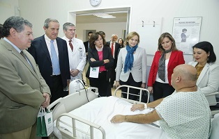 Autoridades saludaron a accidentados laborales en hospital del trabajador ACHS