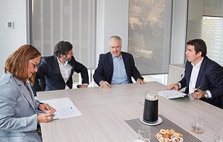 ACHS firma acuerdo de colaboración con clínica indisa