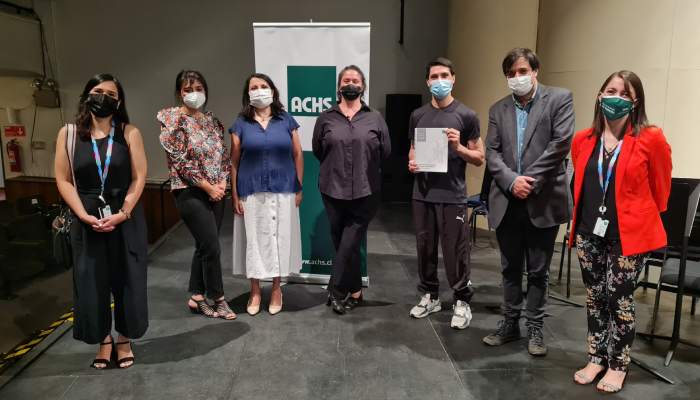 La ACHS entregó Manuales Ergonómicos a Centro de Extensión Artística y Cultural de la Universidad de Chile