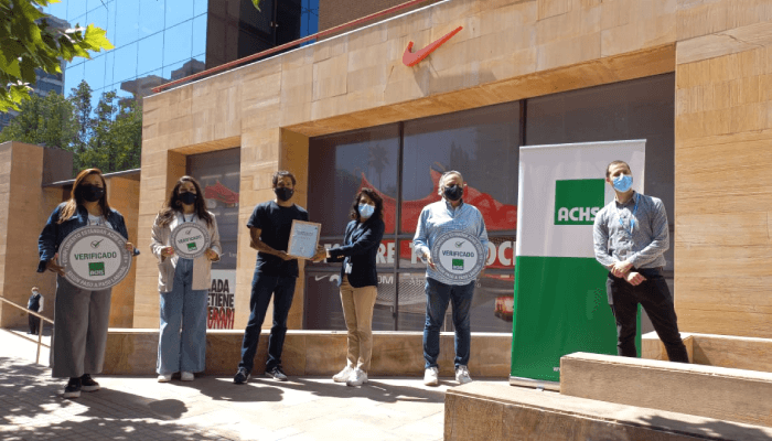 Nike Chile recibe Sello COVID-19 ACHS por su buen desempeño en el resguardo de la salud de sus trabajadores