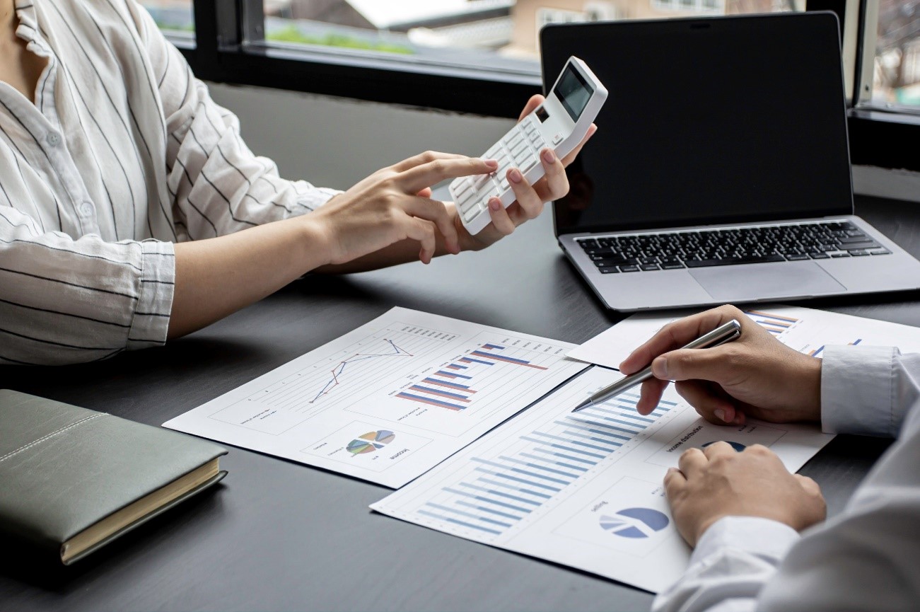 Informe de la ACHS a febrero de 2023: Se desacelera creación de empleo y suben las remuneraciones reales