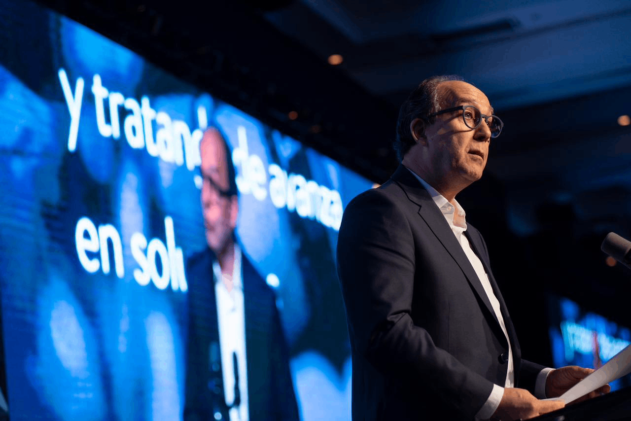 Presidente de la ACHS, Paul Schiodtz, expuso en Enade propuesta para reducir listas de espera quirúrgica