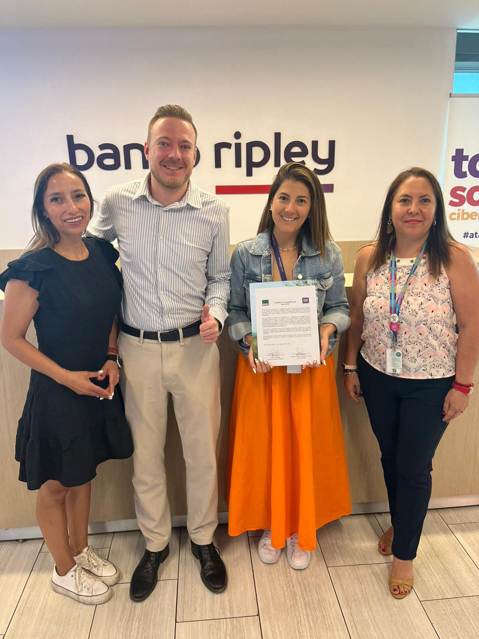 La ACHS y Banco Ripley firman acuerdo que marca inicio de colaboración entre ambas instituciones