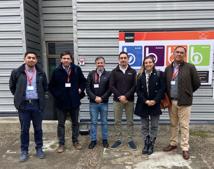 Plana gerencial de la ACHS visita  planta productora de salmón Mowi en Aysén