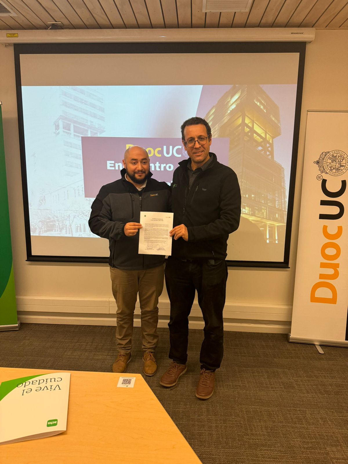 Achs Seguro Laboral firman Acuerdo de Colaboración con Dirección de Personas de Duoc UC